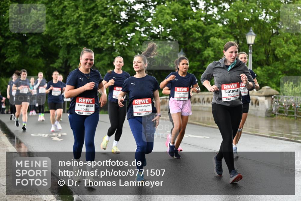 14.06.2026 - REWE Women's Run Dr. Thomas Lammeyer http://msf.ph/oto/9771507 14.06.2026 09:49:28 Laufen 10685, 10414, 7, 10624, 10791, 7, 0477 meine-sportfotos.de