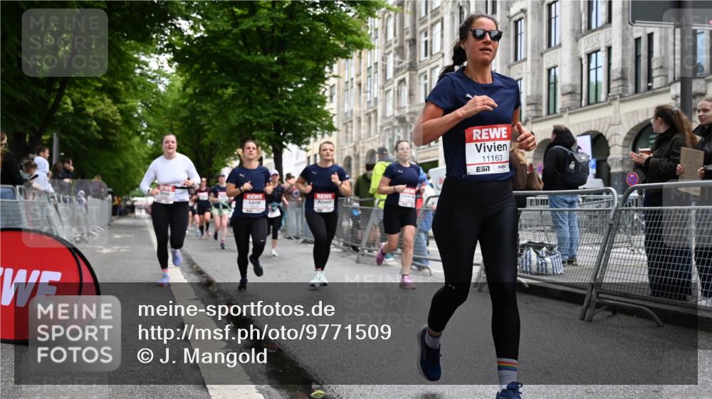 14.06.2026 - REWE Women's Run J. Mangold http://msf.ph/oto/9771509 14.06.2026 09:59:08 Ziel 10160, 10339, 10349, 10450, 10558, 10801, 10854, 10858, 10982, 11005, 11067, 11163, 11275, 11501 meine-sportfotos.de