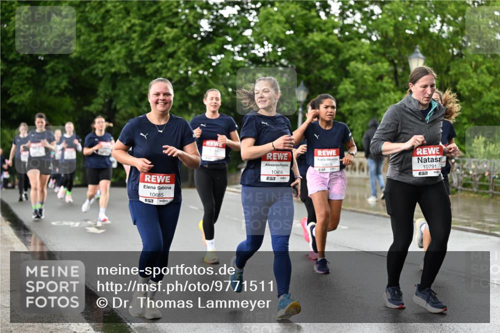 14.06.2026 - REWE Women's Run Dr. Thomas Lammeyer http://msf.ph/oto/9771511 14.06.2026 09:49:28 Laufen 10685, 7, 10414, 10624, 57, 10791 meine-sportfotos.de