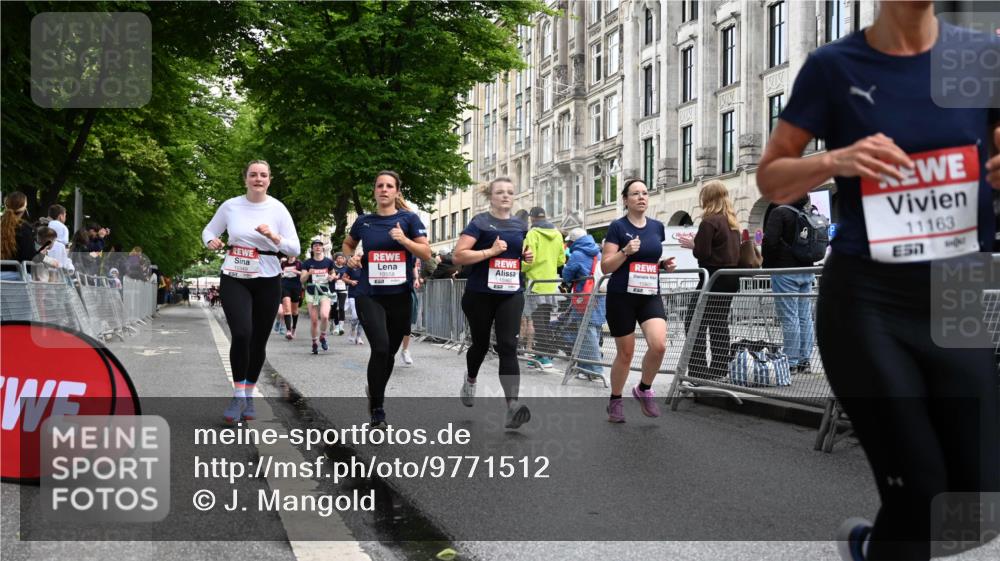 14.06.2026 - REWE Women's Run J. Mangold http://msf.ph/oto/9771512 14.06.2026 09:59:09 Ziel 10088, 10160, 10349, 10450, 10558, 10721, 10801, 10854, 10858, 10982, 11005, 11163, 11275, 11501 meine-sportfotos.de