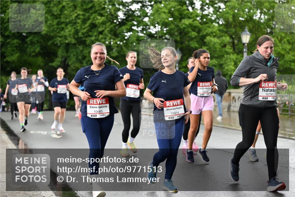 14.06.2026 - REWE Women's Run Dr. Thomas Lammeyer http://msf.ph/oto/9771513 14.06.2026 09:49:28 Laufen 10685, 10414, 57, 10624, 10791 meine-sportfotos.de