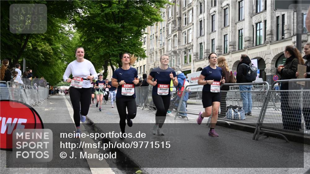 14.06.2026 - REWE Women's Run J. Mangold http://msf.ph/oto/9771515 14.06.2026 09:59:09 Ziel 10088, 10160, 10349, 10450, 10558, 10721, 10801, 10854, 10858, 10982, 11005, 11163, 11275, 11501 meine-sportfotos.de
