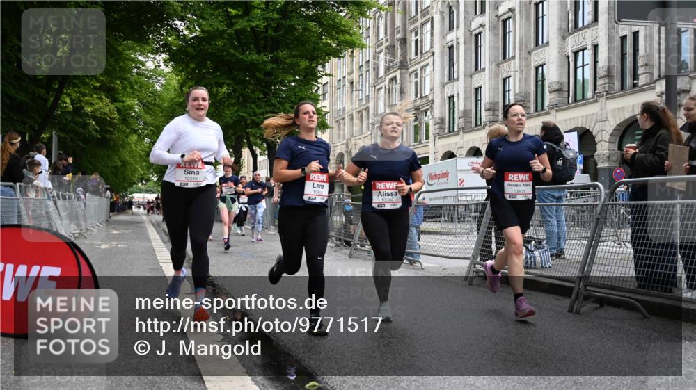 14.06.2026 - REWE Women's Run J. Mangold http://msf.ph/oto/9771517 14.06.2026 09:59:09 Ziel 10088, 10160, 10349, 10450, 10558, 10721, 10801, 10854, 10858, 10982, 11005, 11163, 11275, 11501 meine-sportfotos.de