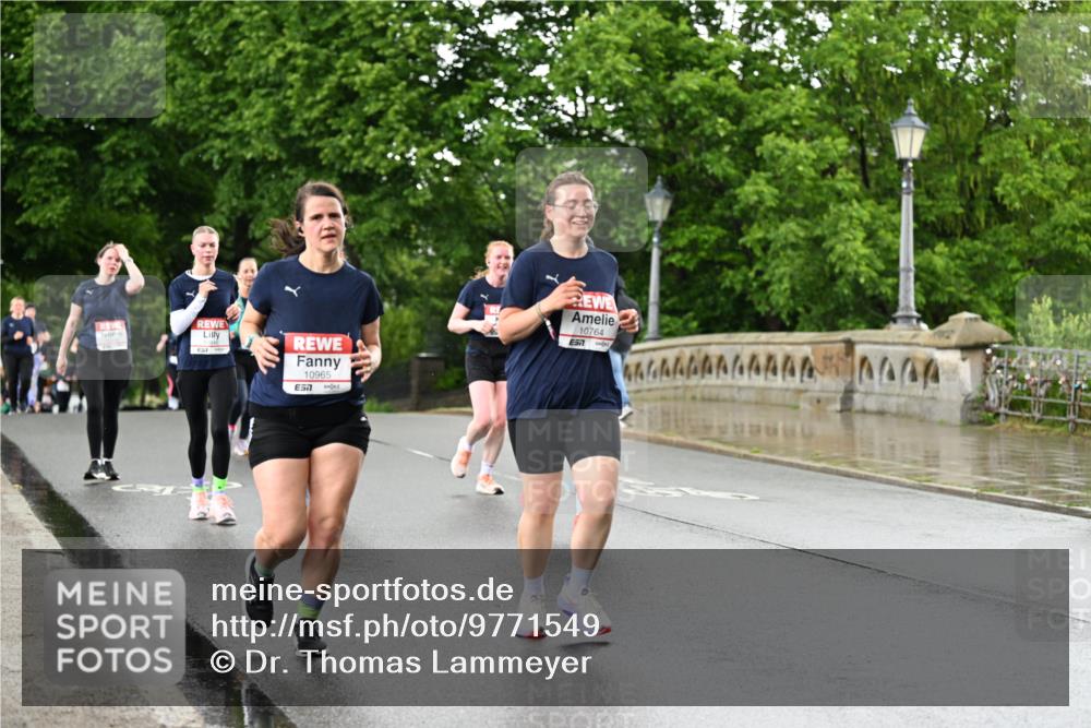 14.06.2026 - REWE Women's Run Dr. Thomas Lammeyer http://msf.ph/oto/9771549 14.06.2026 09:49:32 Laufen 10965, 57, 10764, 464 meine-sportfotos.de