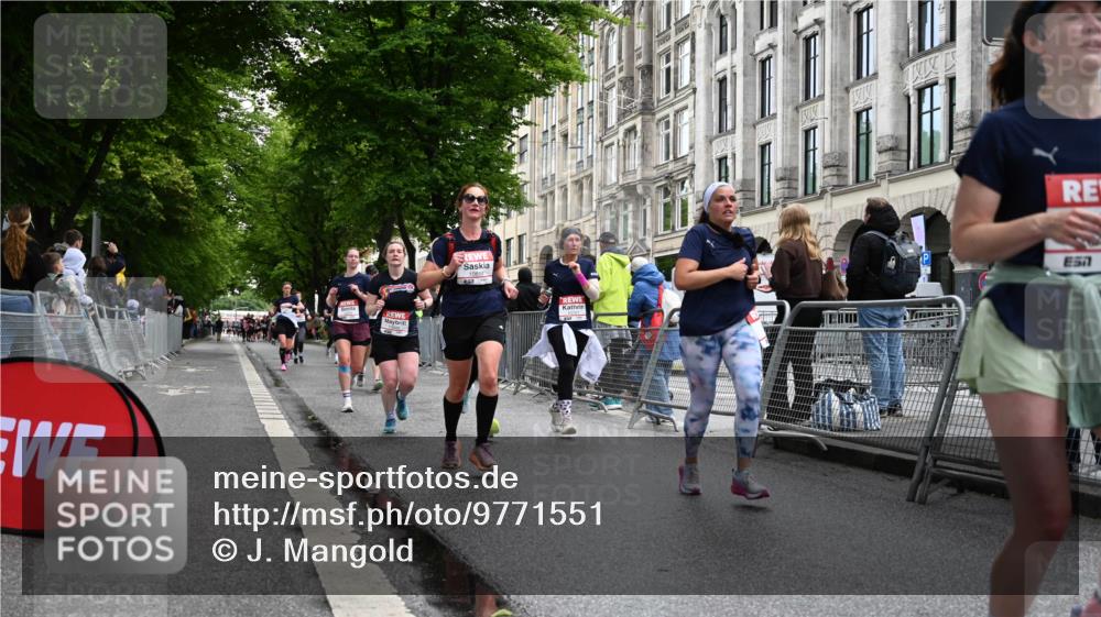 14.06.2026 - REWE Women's Run J. Mangold http://msf.ph/oto/9771551 14.06.2026 09:59:13 Ziel 10088, 10264, 10279, 10349, 10450, 10558, 10721, 10801, 10854, 10858, 10982, 11005, 11275 meine-sportfotos.de