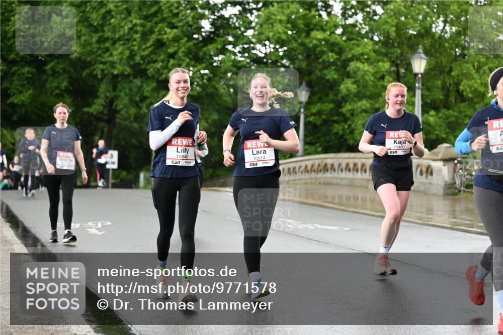 14.06.2026 - REWE Women's Run Dr. Thomas Lammeyer http://msf.ph/oto/9771578 14.06.2026 09:49:34 Laufen 10846, 10114, 57, 11480 meine-sportfotos.de