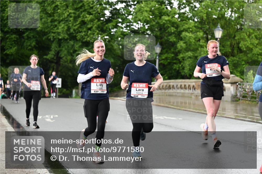 14.06.2026 - REWE Women's Run Dr. Thomas Lammeyer http://msf.ph/oto/9771580 14.06.2026 09:49:34 Laufen 10846, 57, 10114, 7, 11480, 657 meine-sportfotos.de