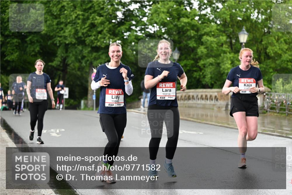14.06.2026 - REWE Women's Run Dr. Thomas Lammeyer http://msf.ph/oto/9771582 14.06.2026 09:49:34 Laufen 10846, 7, 10114, 57, 1148, 57 meine-sportfotos.de