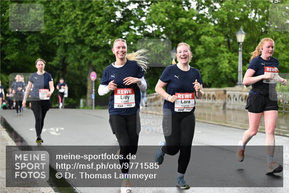 14.06.2026 - REWE Women's Run Dr. Thomas Lammeyer http://msf.ph/oto/9771585 14.06.2026 09:49:35 Laufen 10846, 7, 10114, 7 meine-sportfotos.de