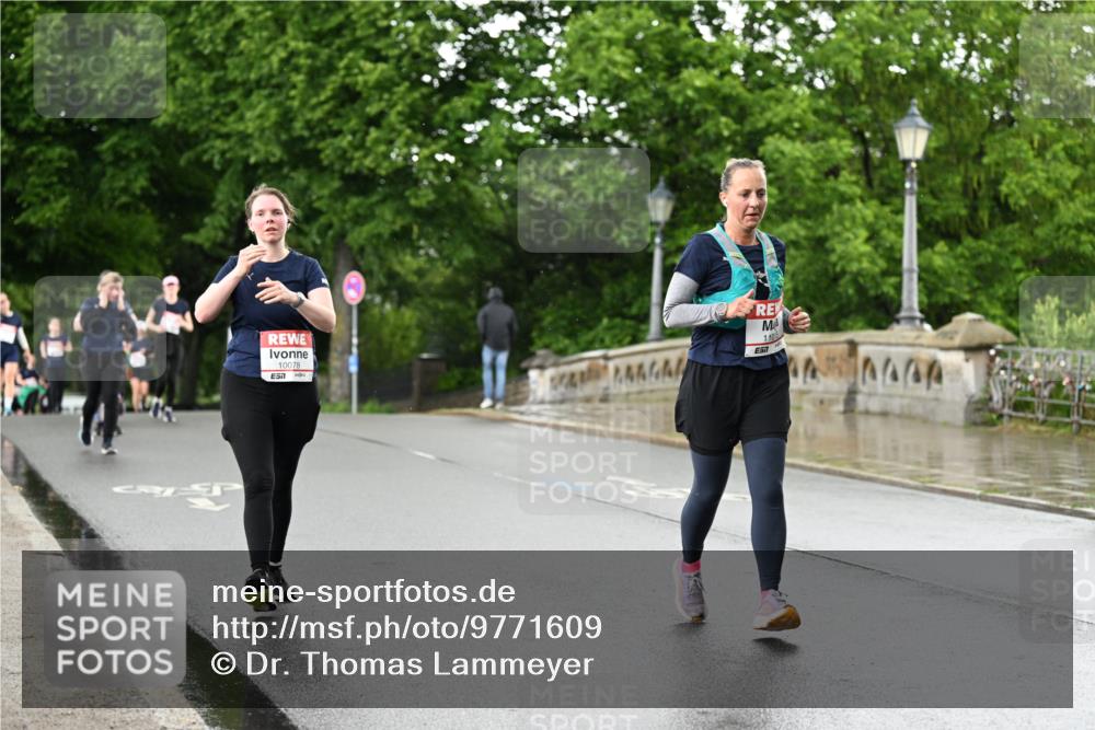 14.06.2026 - REWE Women's Run Dr. Thomas Lammeyer http://msf.ph/oto/9771609 14.06.2026 09:49:36 Laufen 10078, 57, 110, 57 meine-sportfotos.de