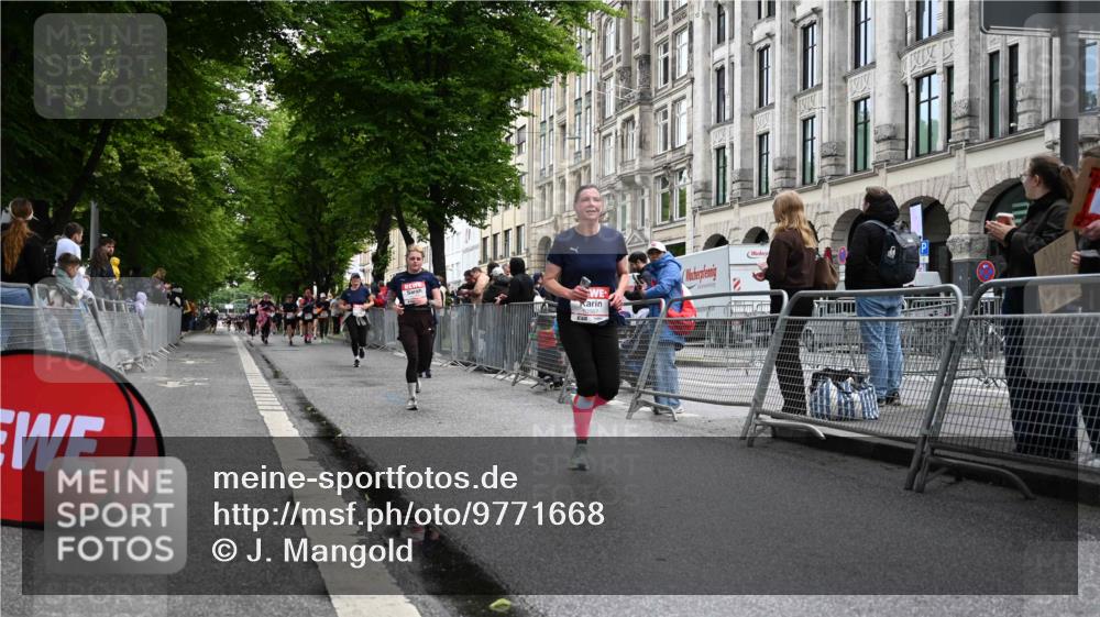 14.06.2026 - REWE Women's Run J. Mangold http://msf.ph/oto/9771668 14.06.2026 09:59:24 Ziel 10190, 10280, 10405, 10542, 10567, 10664, 10850, 11221, 11406 meine-sportfotos.de