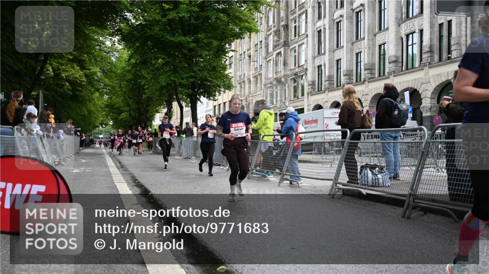 14.06.2026 - REWE Women's Run J. Mangold http://msf.ph/oto/9771683 14.06.2026 09:59:25 Ziel 10190, 10280, 10542, 10567, 10664, 10850, 11221, 11406 meine-sportfotos.de