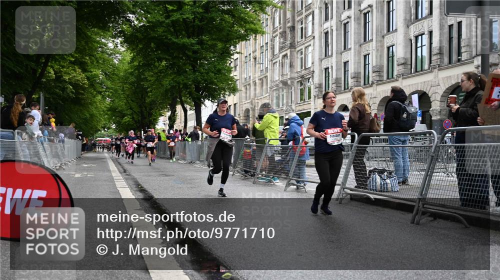 14.06.2026 - REWE Women's Run J. Mangold http://msf.ph/oto/9771710 14.06.2026 09:59:28 Ziel 10567, 10616, 10850, 11221, 11406 meine-sportfotos.de