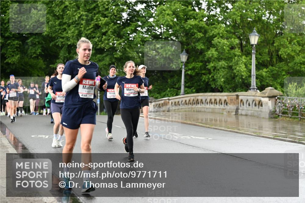14.06.2026 - REWE Women's Run Dr. Thomas Lammeyer http://msf.ph/oto/9771711 14.06.2026 09:49:47 Laufen 11457, 11063, 10852, 7 meine-sportfotos.de
