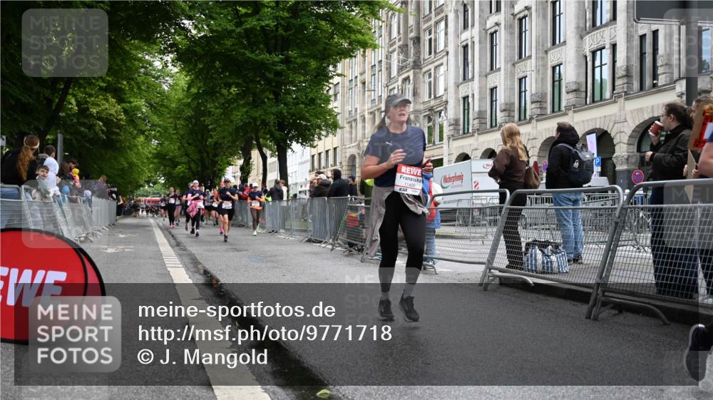 14.06.2026 - REWE Women's Run J. Mangold http://msf.ph/oto/9771718 14.06.2026 09:59:29 Ziel 10567, 10616, 10850, 11221, 11371, 11406 meine-sportfotos.de