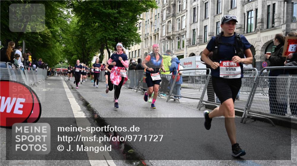 14.06.2026 - REWE Women's Run J. Mangold http://msf.ph/oto/9771727 14.06.2026 09:59:34 Ziel 10093, 10556, 10565, 10616, 10777, 10881, 11138, 11353, 11371, 11406, 11441 meine-sportfotos.de