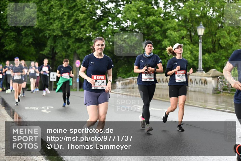 14.06.2026 - REWE Women's Run Dr. Thomas Lammeyer http://msf.ph/oto/9771737 14.06.2026 09:49:49 Laufen 11063, 11252, 10508, 7484 meine-sportfotos.de