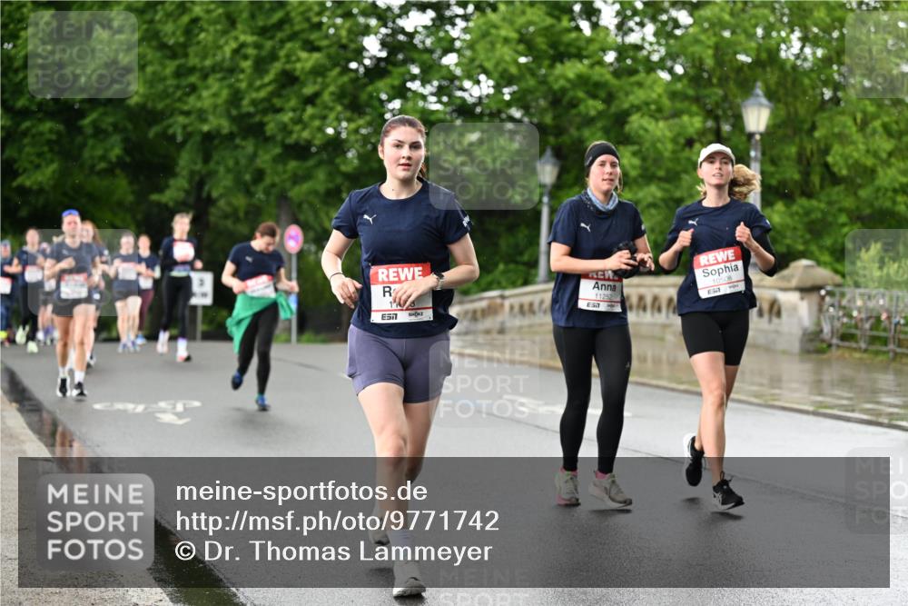 14.06.2026 - REWE Women's Run Dr. Thomas Lammeyer http://msf.ph/oto/9771742 14.06.2026 09:49:50 Laufen 1103, 7, 11252, 10508 meine-sportfotos.de