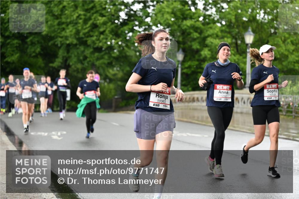 14.06.2026 - REWE Women's Run Dr. Thomas Lammeyer http://msf.ph/oto/9771747 14.06.2026 09:49:50 Laufen 11063, 11252, 7, 10508 meine-sportfotos.de