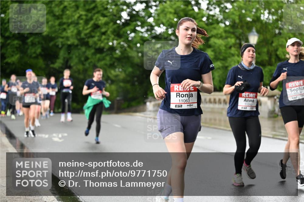 14.06.2026 - REWE Women's Run Dr. Thomas Lammeyer http://msf.ph/oto/9771750 14.06.2026 09:49:50 Laufen 11252, 11063, 10508, 857 meine-sportfotos.de
