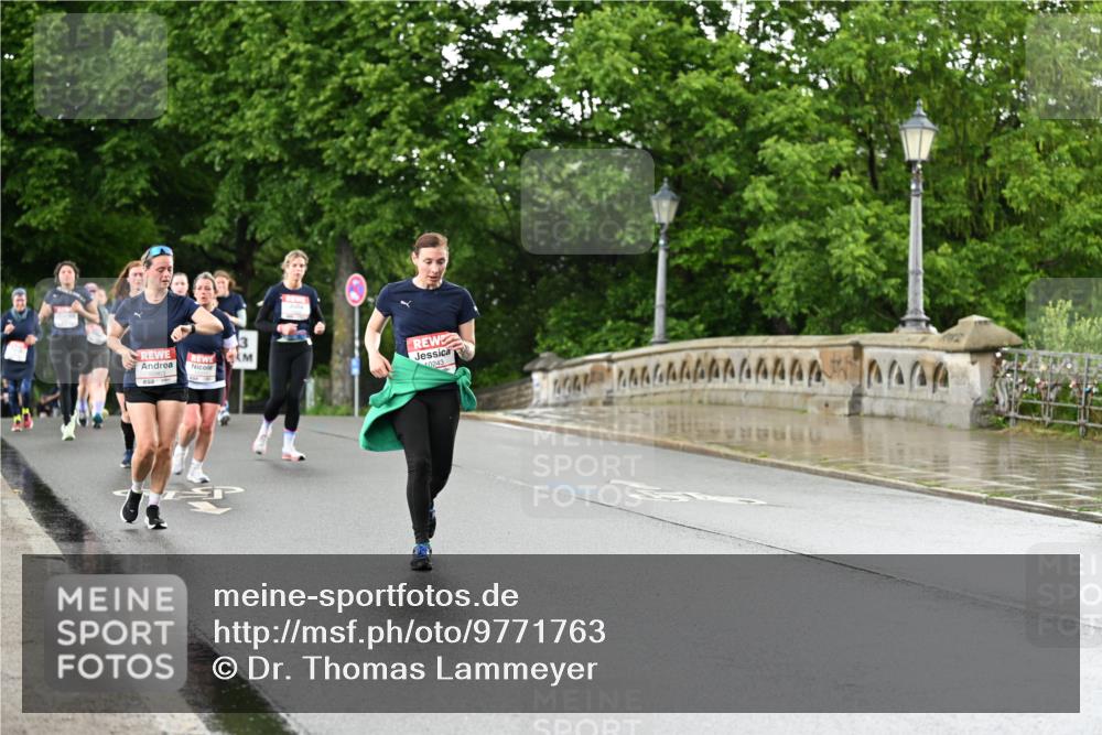 14.06.2026 - REWE Women's Run Dr. Thomas Lammeyer http://msf.ph/oto/9771763 14.06.2026 09:49:51 Laufen 3, 0243 meine-sportfotos.de