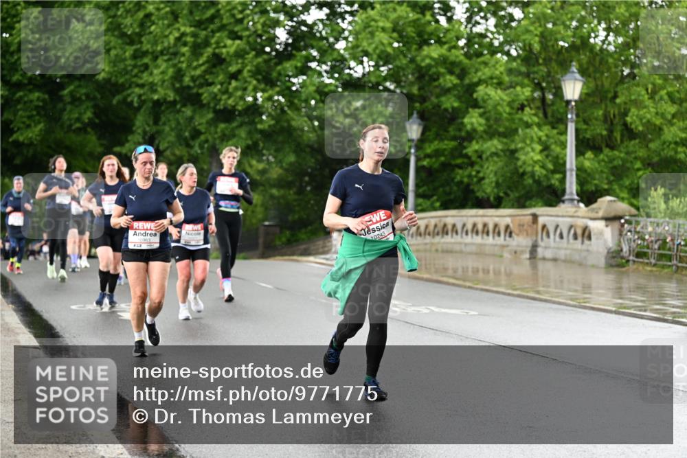 14.06.2026 - REWE Women's Run Dr. Thomas Lammeyer http://msf.ph/oto/9771775 14.06.2026 09:49:53 Laufen 10963, 10243 meine-sportfotos.de