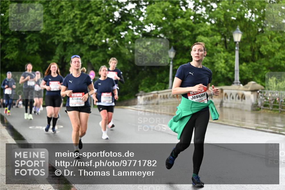 14.06.2026 - REWE Women's Run Dr. Thomas Lammeyer http://msf.ph/oto/9771782 14.06.2026 09:49:53 Laufen 10243, 7437 meine-sportfotos.de
