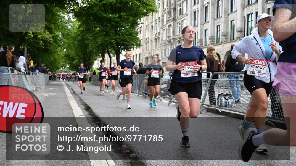 14.06.2026 - REWE Women's Run J. Mangold http://msf.ph/oto/9771785 14.06.2026 09:59:41 Ziel 10055, 10058, 10082, 10083, 10391, 10565, 10776, 10777, 10881, 11138, 11269, 11353, 11385, 11441, 11446 meine-sportfotos.de