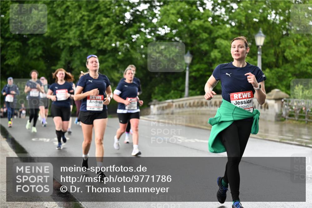 14.06.2026 - REWE Women's Run Dr. Thomas Lammeyer http://msf.ph/oto/9771786 14.06.2026 09:49:53 Laufen 10963, 10243 meine-sportfotos.de