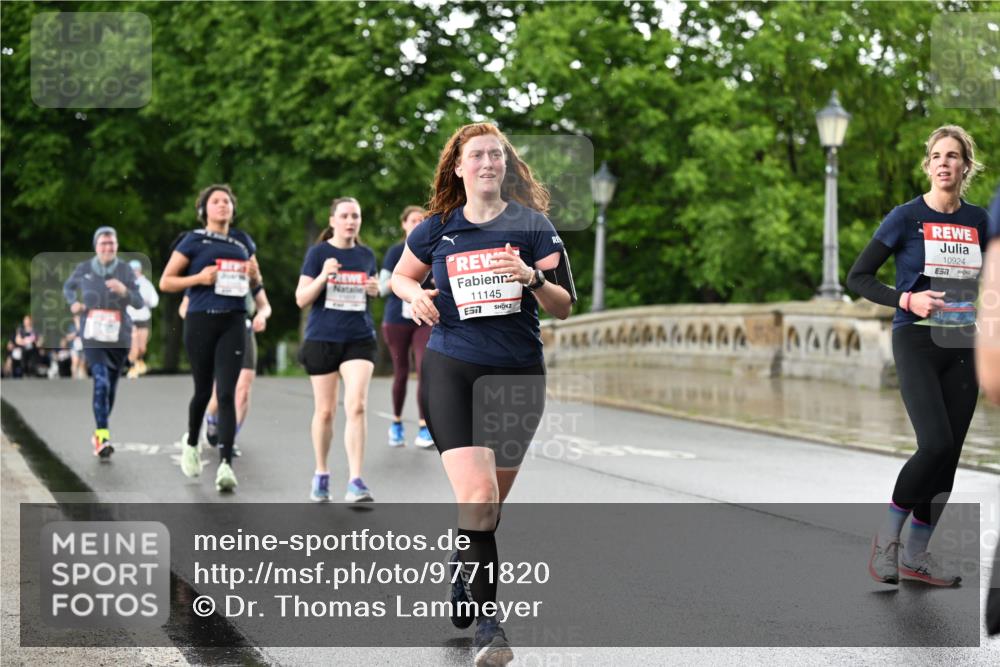 14.06.2026 - REWE Women's Run Dr. Thomas Lammeyer http://msf.ph/oto/9771820 14.06.2026 09:49:56 Laufen 11145, 7, 10924, 7 meine-sportfotos.de