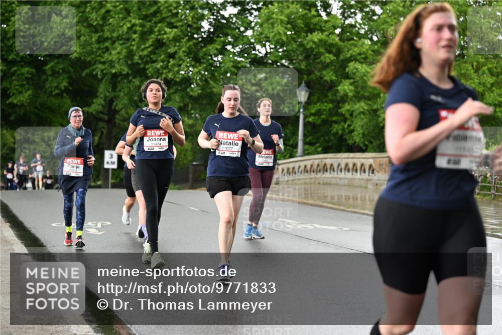 14.06.2026 - REWE Women's Run Dr. Thomas Lammeyer http://msf.ph/oto/9771833 14.06.2026 09:49:57 Laufen 3, 11474, 57, 11077, 57 meine-sportfotos.de