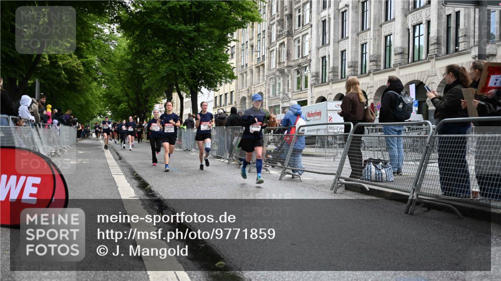 14.06.2026 - REWE Women's Run J. Mangold http://msf.ph/oto/9771859 14.06.2026 09:59:55 Ziel 10090, 10302, 10602, 10715, 10839, 10840, 10995, 11369 meine-sportfotos.de