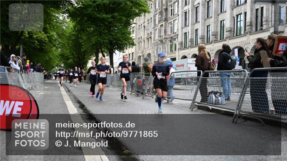 14.06.2026 - REWE Women's Run J. Mangold http://msf.ph/oto/9771865 14.06.2026 09:59:55 Ziel 10090, 10302, 10602, 10715, 10839, 10840, 10995, 11369 meine-sportfotos.de