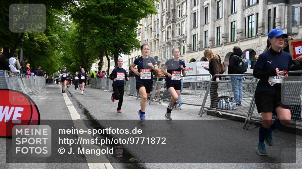 14.06.2026 - REWE Women's Run J. Mangold http://msf.ph/oto/9771872 14.06.2026 09:59:56 Ziel 10090, 10602, 10715, 10839, 10840, 10995, 11369 meine-sportfotos.de