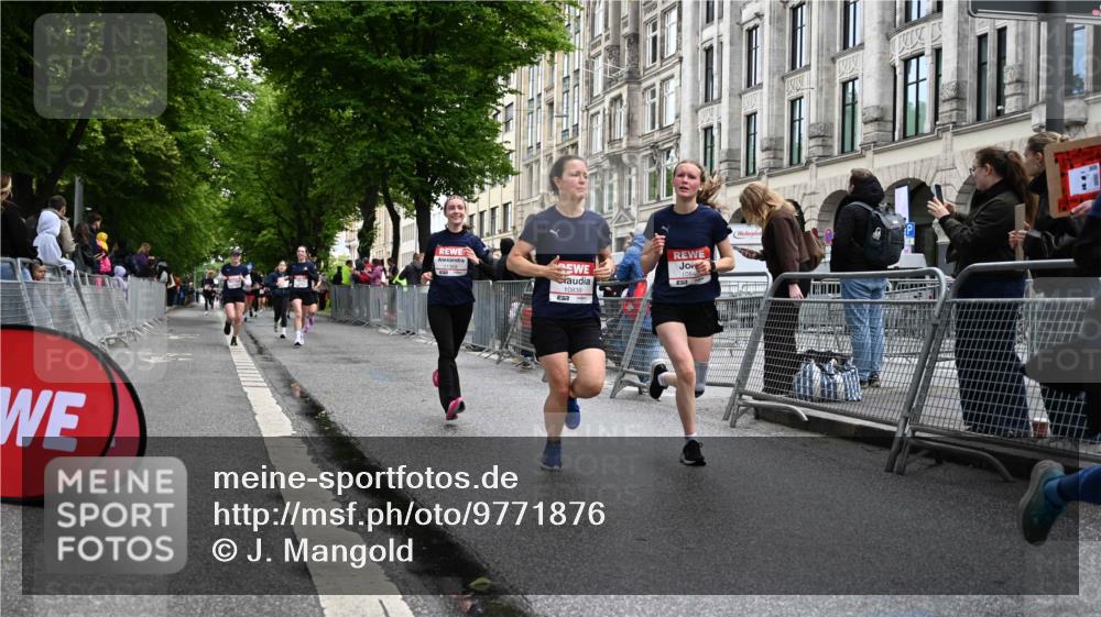 14.06.2026 - REWE Women's Run J. Mangold http://msf.ph/oto/9771876 14.06.2026 09:59:56 Ziel 10090, 10602, 10715, 10839, 10840, 10995, 11369 meine-sportfotos.de