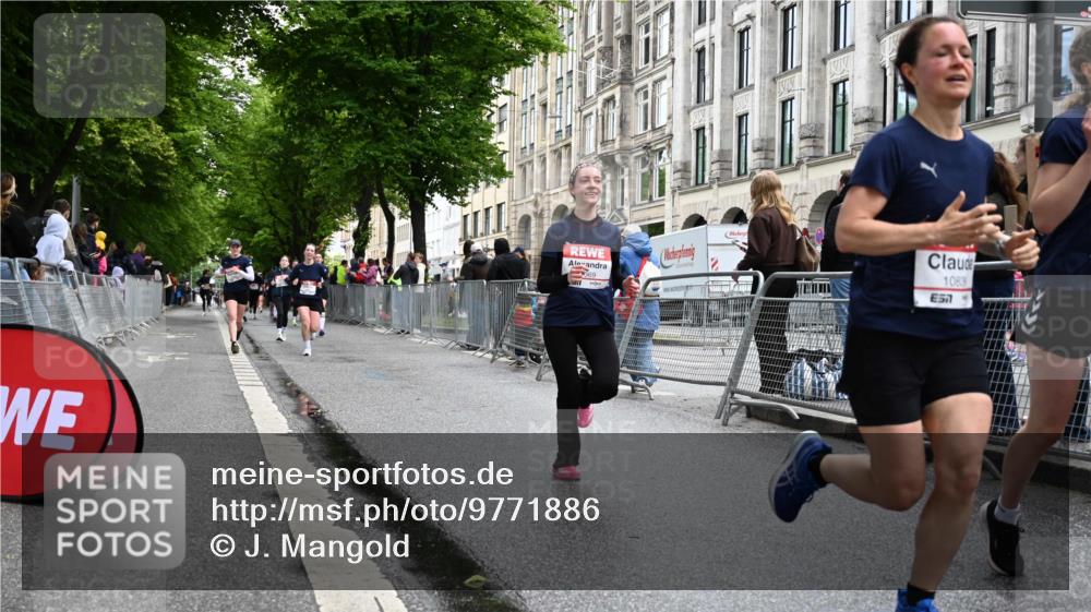 14.06.2026 - REWE Women's Run J. Mangold http://msf.ph/oto/9771886 14.06.2026 09:59:57 Ziel 10090, 10519, 10602, 10715, 10839, 10840, 10995, 11369 meine-sportfotos.de