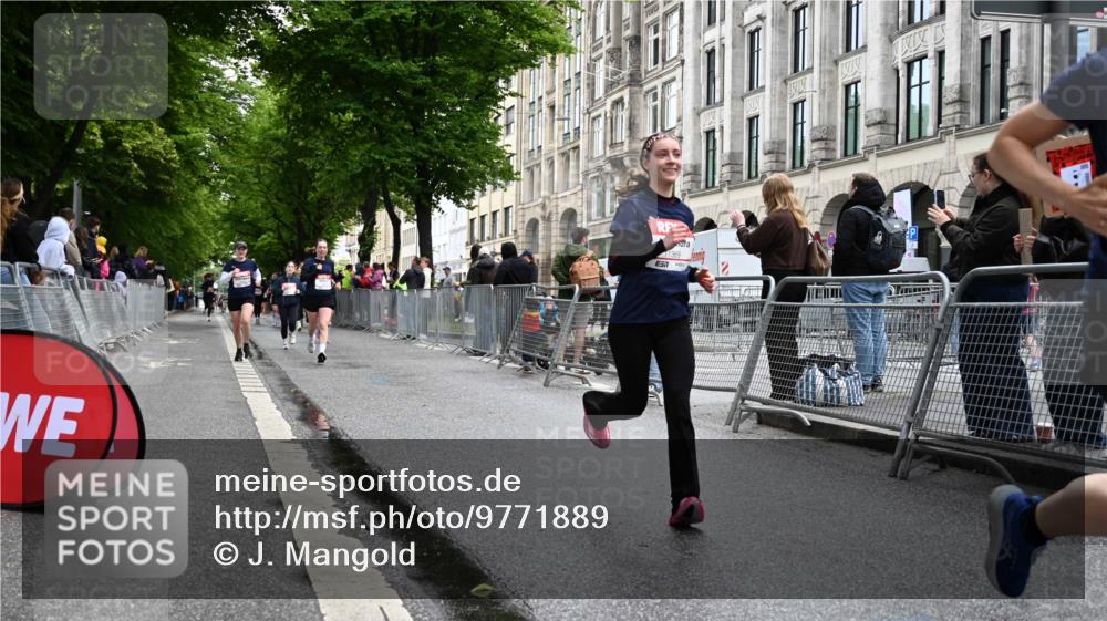 14.06.2026 - REWE Women's Run J. Mangold http://msf.ph/oto/9771889 14.06.2026 09:59:58 Ziel 10090, 10519, 10566, 10602, 10715, 10839, 10840, 10995, 11369 meine-sportfotos.de