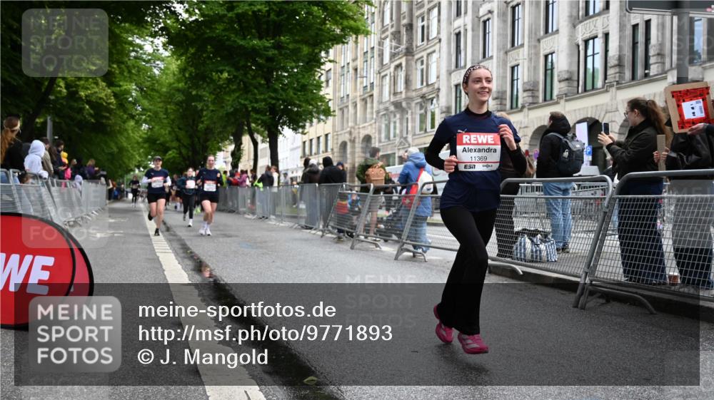 14.06.2026 - REWE Women's Run J. Mangold http://msf.ph/oto/9771893 14.06.2026 09:59:58 Ziel 10090, 10519, 10566, 10602, 10715, 10839, 10840, 10995, 11369 meine-sportfotos.de