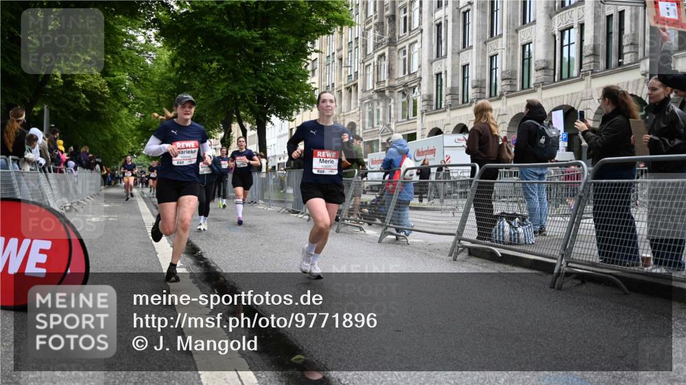 14.06.2026 - REWE Women's Run J. Mangold http://msf.ph/oto/9771896 14.06.2026 10:00:01 Ziel 10519, 10566, 10602, 10839, 10840, 10995, 11342, 11369, 11414 meine-sportfotos.de
