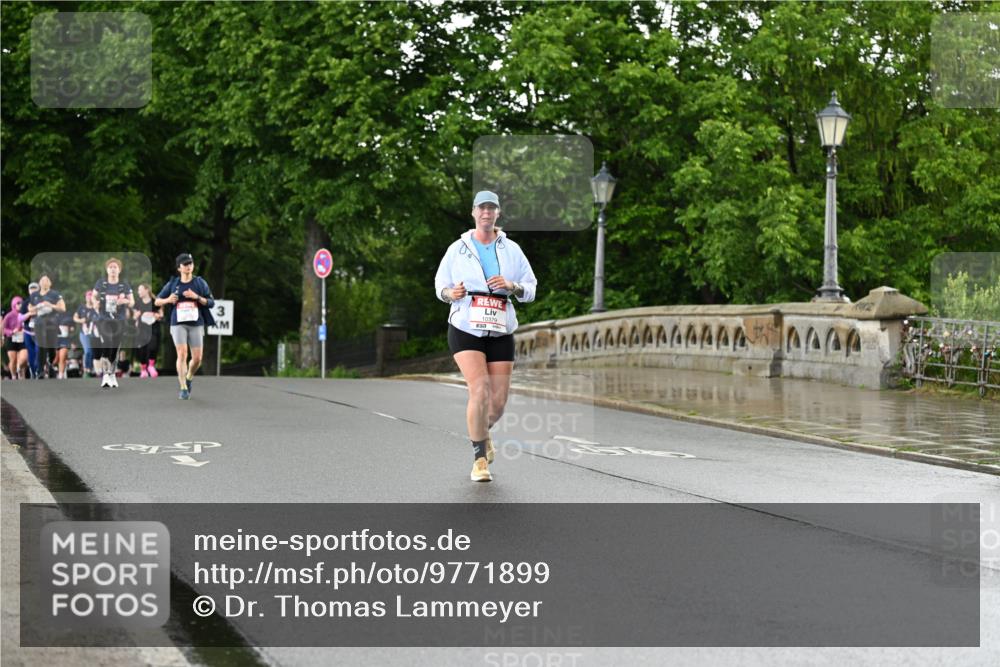 14.06.2026 - REWE Women's Run Dr. Thomas Lammeyer http://msf.ph/oto/9771899 14.06.2026 09:50:05 Laufen 3, 10379 meine-sportfotos.de