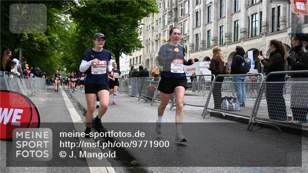 14.06.2026 - REWE Women's Run J. Mangold http://msf.ph/oto/9771900 14.06.2026 10:00:01 Ziel 10519, 10566, 10602, 10839, 10840, 10995, 11342, 11369, 11414 meine-sportfotos.de