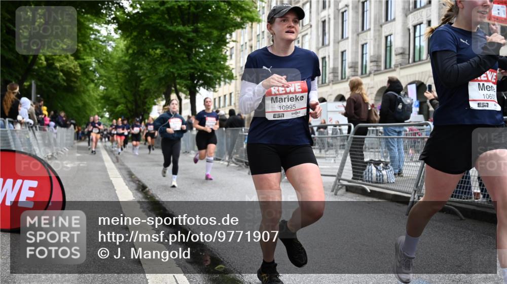 14.06.2026 - REWE Women's Run J. Mangold http://msf.ph/oto/9771907 14.06.2026 10:00:02 Ziel 10519, 10566, 10602, 10789, 10995, 11042, 11092, 11342, 11414 meine-sportfotos.de