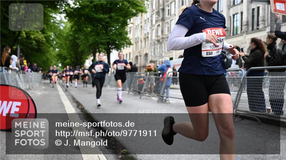 14.06.2026 - REWE Women's Run J. Mangold http://msf.ph/oto/9771911 14.06.2026 10:00:02 Ziel 10519, 10566, 10602, 10789, 10995, 11042, 11092, 11342, 11414 meine-sportfotos.de