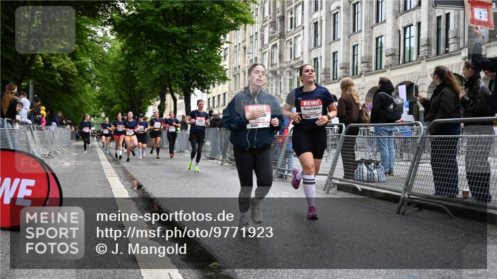 14.06.2026 - REWE Women's Run J. Mangold http://msf.ph/oto/9771923 14.06.2026 10:00:03 Ziel 10519, 10566, 10602, 10789, 10911, 10956, 10995, 11042, 11092, 11171, 11342, 11414 meine-sportfotos.de