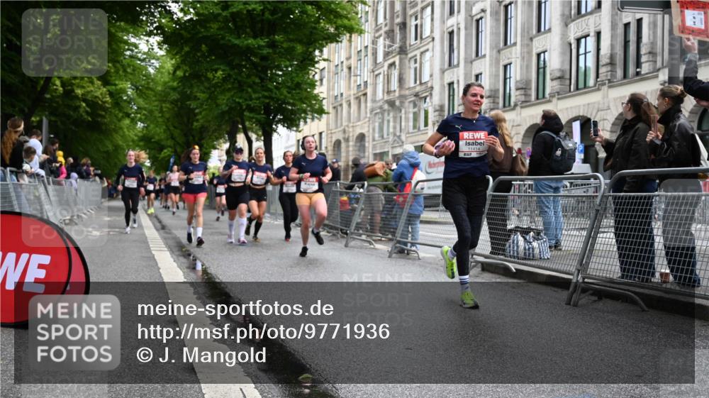 14.06.2026 - REWE Women's Run J. Mangold http://msf.ph/oto/9771936 14.06.2026 10:00:06 Ziel 10229, 10519, 10566, 10756, 10789, 10911, 10956, 11042, 11066, 11092, 11171, 11342, 11414, 11463 meine-sportfotos.de