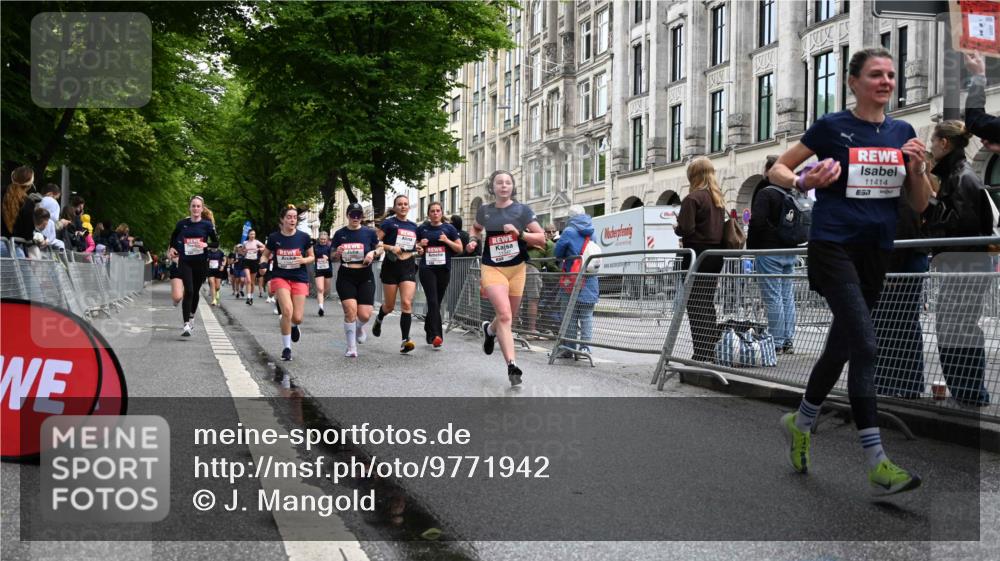 14.06.2026 - REWE Women's Run J. Mangold http://msf.ph/oto/9771942 14.06.2026 10:00:06 Ziel 10229, 10519, 10566, 10756, 10789, 10911, 10956, 11042, 11066, 11092, 11171, 11342, 11414, 11463 meine-sportfotos.de