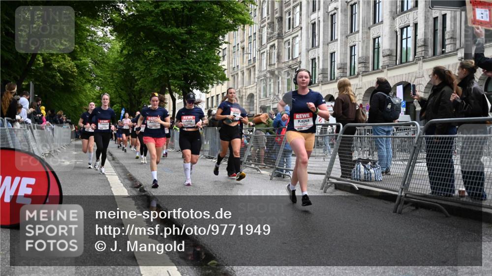 14.06.2026 - REWE Women's Run J. Mangold http://msf.ph/oto/9771949 14.06.2026 10:00:07 Ziel 10229, 10519, 10566, 10756, 10789, 10911, 10956, 11042, 11066, 11092, 11171, 11342, 11414, 11434, 11463 meine-sportfotos.de