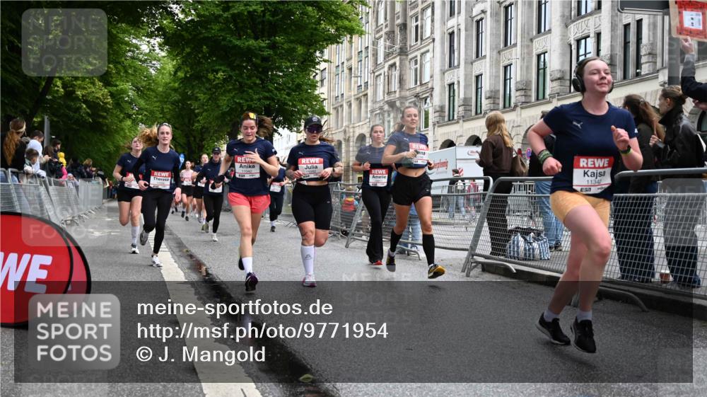 14.06.2026 - REWE Women's Run J. Mangold http://msf.ph/oto/9771954 14.06.2026 10:00:07 Ziel 10229, 10519, 10566, 10756, 10789, 10911, 10956, 11042, 11066, 11092, 11171, 11342, 11414, 11434, 11463 meine-sportfotos.de