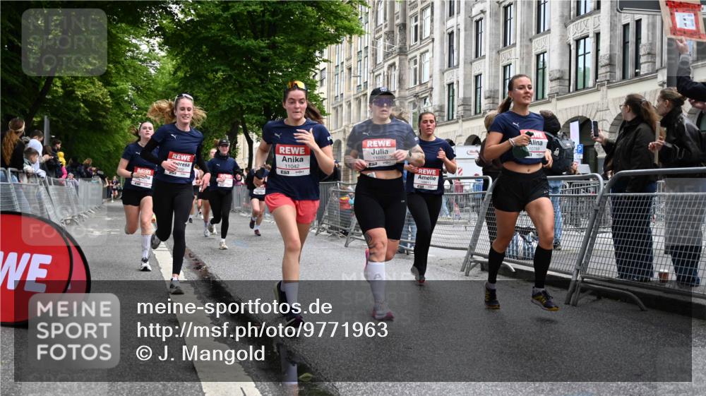 14.06.2026 - REWE Women's Run J. Mangold http://msf.ph/oto/9771963 14.06.2026 10:00:08 Ziel 10229, 10300, 10566, 10756, 10789, 10911, 10956, 11042, 11066, 11092, 11171, 11342, 11414, 11434, 11463 meine-sportfotos.de