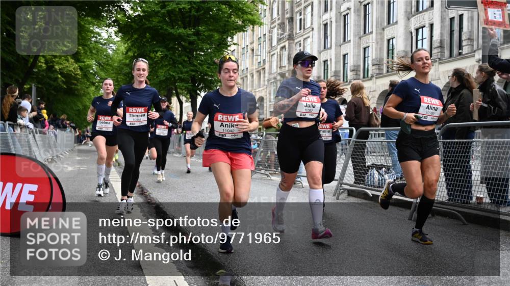 14.06.2026 - REWE Women's Run J. Mangold http://msf.ph/oto/9771965 14.06.2026 10:00:08 Ziel 10229, 10300, 10566, 10756, 10789, 10911, 10956, 11042, 11066, 11092, 11171, 11342, 11414, 11434, 11463 meine-sportfotos.de